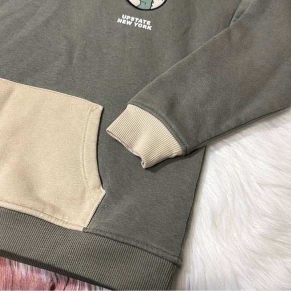 Primark Dino Skate Park Pullover Hoodie Boys Size 7-8 Yrs - Picture 6 of 16